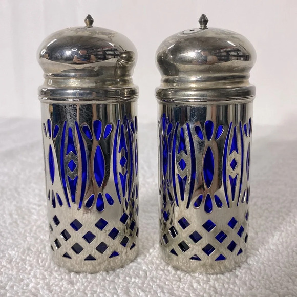 Vintage Avon Silver Plated Royal Sapphire Salt & Pepper Shakers - Picture 2 of 10